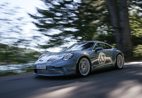 【ポルシェの実力/スペシャルモデル試乗】911S/Tは911誕生60周年記念ワインディングスペシャル。往年のモデルに敬意を払ったMT専用車