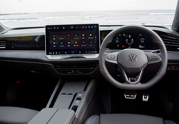 【最新モデル試乗】VWパサートTDIは環境に優しく、パワフルで経済的。走るほどに行動派ユーザーの最適解と実感