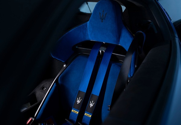 【スーパースポーツ試乗】「熱き名門」復活! サーキットで速さを見せつけたマセラティGT2の公道版、GT2ストラダーレの驚愕パフォーマンス