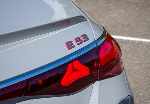 【気になるクルマ_2025】モータースポーツ由来のT-Hybridで進化した「ポルシェ911カレラGTS」を筆頭に「テスラ・モデルY」「メルセデスAMG E53ハイブリッド」をズバリ評価