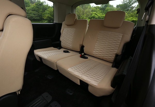 【ニッポンのSUV】三菱デリカD:5はミニバンのカタチをしたオフローダー。その存在感 は唯一無二