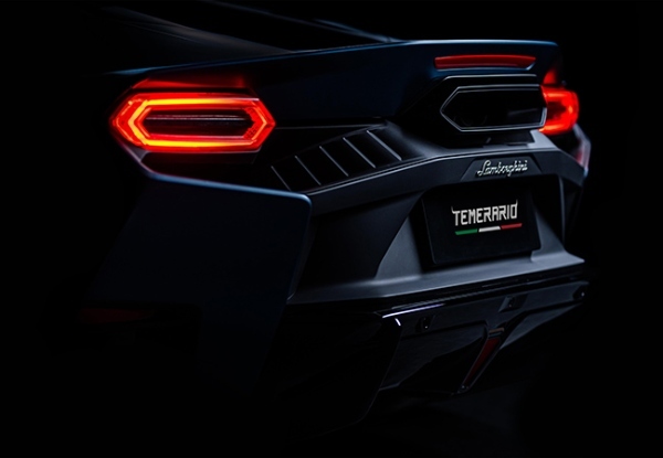 【情熱と革新／究極のアイデンティティ】最高許容回転数1万rpm！ システム出力920cvの新世代V8スーパーPHEV「ランボルギーニ・テメラリオ」のドライビング世界