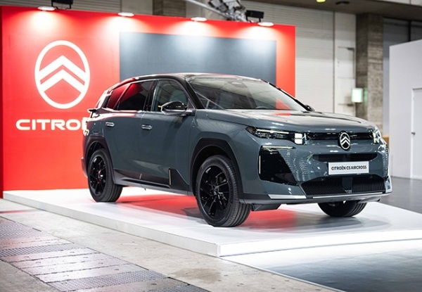 【最新モデルガイド】目指したのは卓越の快適性。「シトロエンC5エアクロス・ハイブリッド」の前衛度