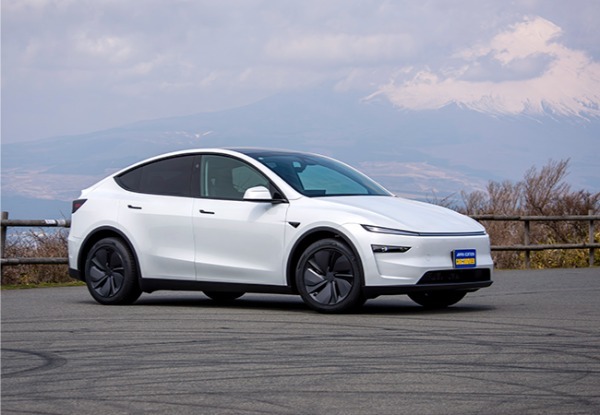 【気になるクルマ_2025】モータースポーツ由来のT-Hybridで進化した「ポルシェ911カレラGTS」を筆頭に「テスラ・モデルY」「メルセデスAMG E53ハイブリッド」をズバリ評価