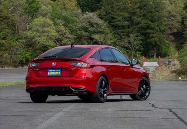 【Z世代の視点】「ホンダ・シビックe:HEV RS」は電動車なのにエンジンを感じる。S＋シフトは「クルマ好き」を増やす、素晴らしい技術と実感！