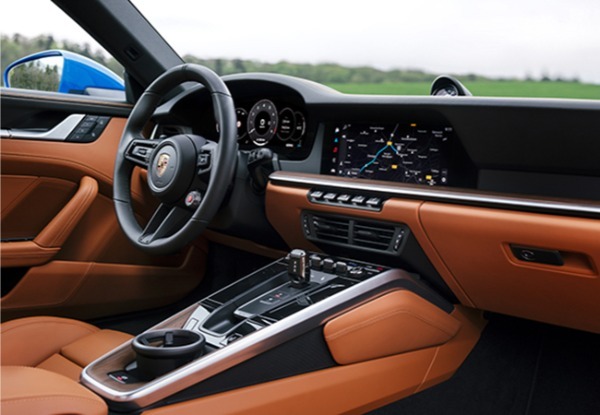 【気になるクルマ_2025】モータースポーツ由来のT-Hybridで進化した「ポルシェ911カレラGTS」を筆頭に「テスラ・モデルY」「メルセデスAMG E53ハイブリッド」をズバリ評価