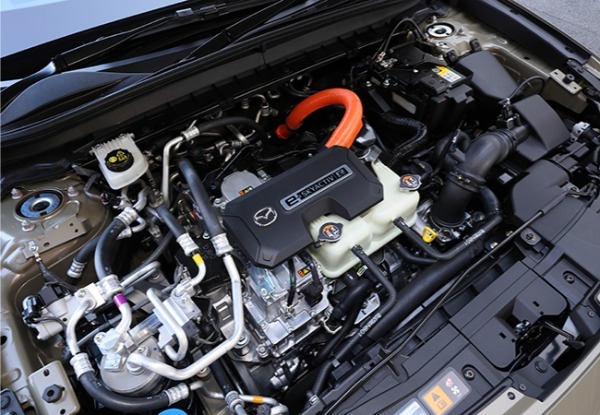 【ニッポンのSUV】日本の至宝、ロータリーを発電用に使用。マツダMX-30 Rotary-EVを世界で最もユニークな電動車と考えるワケ