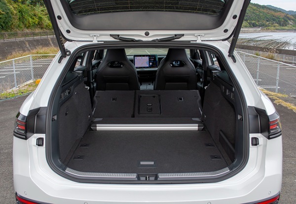 【最新モデル試乗】VWパサートTDIは環境に優しく、パワフルで経済的。走るほどに行動派ユーザーの最適解と実感