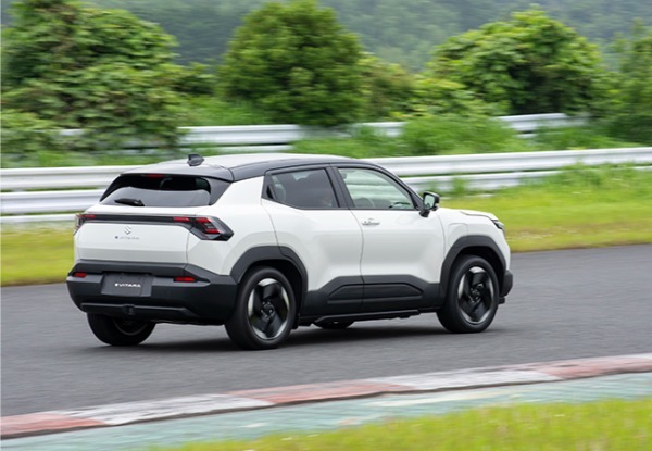 【最新モデル試乗】新発想「胸高まるSUV×BEV」登場。スズキeビターラの走りはワクワク無限大!