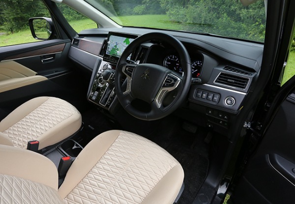 【ニッポンのSUV】三菱デリカD:5はミニバンのカタチをしたオフローダー。その存在感 は唯一無二