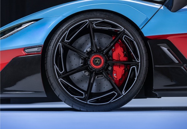 【最新スーパースポーツ情報】世界限定15台。ランボルギーニの最新作「フェノメノ・スパイダー」の価格は9億オーバー！ まさに究極のオープンである