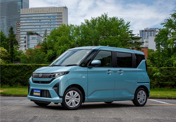 【最新モデル試乗】スライドドア初採用。「新型ダイハツ・ムーヴ」は、スタイリッシュで便利で走り優秀。「実用車の鑑」に絶賛認定!