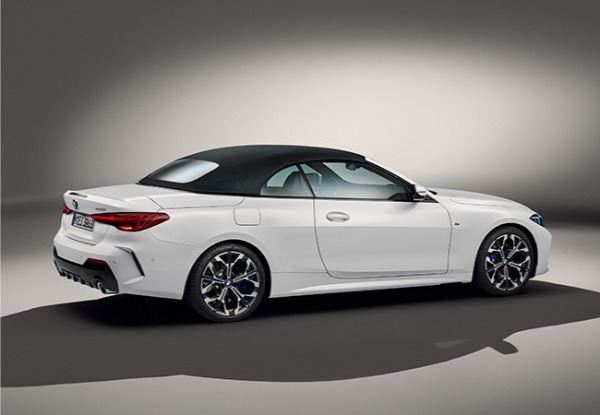 【魅惑の4シーターオープン】BMW4シリーズ・カブリオレはソフトトップに回帰。その華麗なる「駆け抜ける歓び」