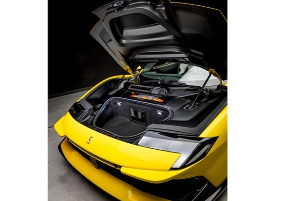 【最新スーパースポーツ情報】栄光の名称復活! 「究極」を追求した新たな速さの象徴。フェラーリ812テスタロッサの凄みと存在感