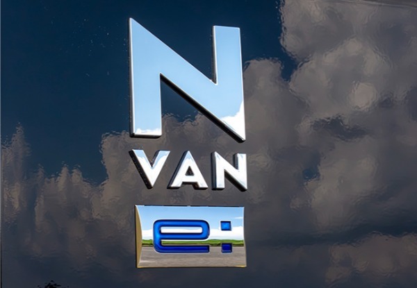 【最新Kカー】ホンダN-VAN e:は、自在な使い勝手を誇る大空間BEV。静かで安定した走りでも「電気の魅力」を実感させる！