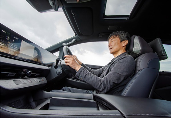 【最新モデルガイド】期待の日産エルグランドは豪華で快適、しかも走りがいい。上質なドライバーズカーの代表である！