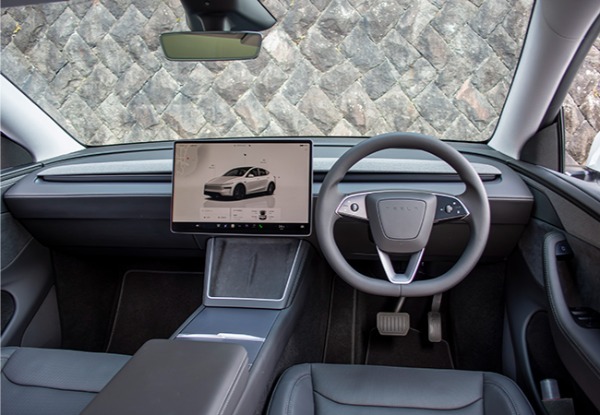 【気になるクルマ_2025】モータースポーツ由来のT-Hybridで進化した「ポルシェ911カレラGTS」を筆頭に「テスラ・モデルY」「メルセデスAMG E53ハイブリッド」をズバリ評価