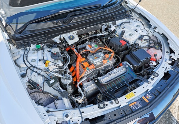 キャデラック・リリックはハッとするほど美しい造形の持ち主。BEVの先進性とラグジュアリーが華麗に融合している