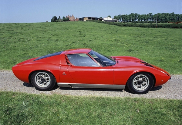 【情熱と革新／究極のアイデンティティ】スーパーカーに新たな基準を提示「ランボルギーニ・ミウラ & カウンタック」ストーリー