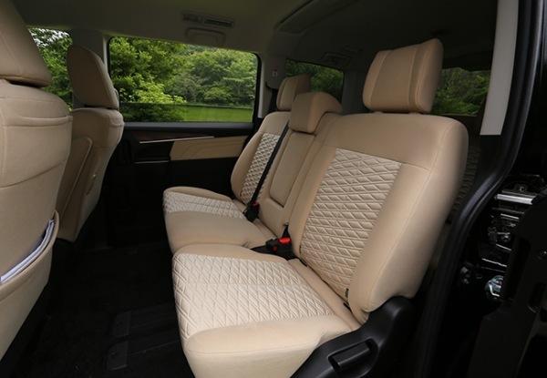 【ニッポンのSUV】三菱デリカD:5はミニバンのカタチをしたオフローダー。その存在感 は唯一無二