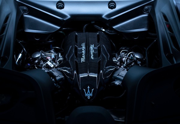 【スーパースポーツ試乗】「熱き名門」復活! サーキットで速さを見せつけたマセラティGT2の公道版、GT2ストラダーレの驚愕パフォーマンス