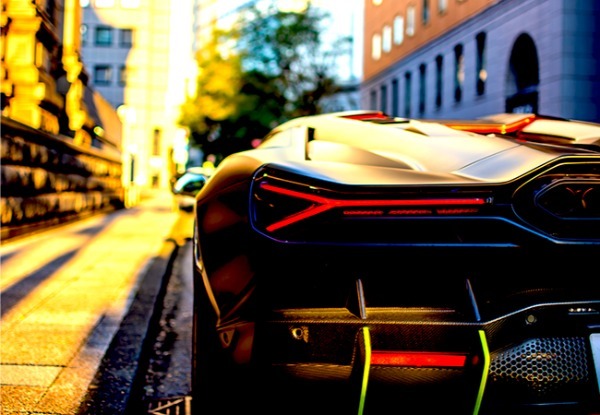 【情熱と革新／究極のアイデンティティ】最高出力1015cv、究極のV12スーパーPHEV。「ランボルギーニ・レヴエルト」のほとばしる高揚感