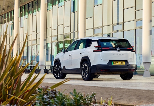 【最新モデルガイド】目指したのは卓越の快適性。「シトロエンC5エアクロス・ハイブリッド」の前衛度