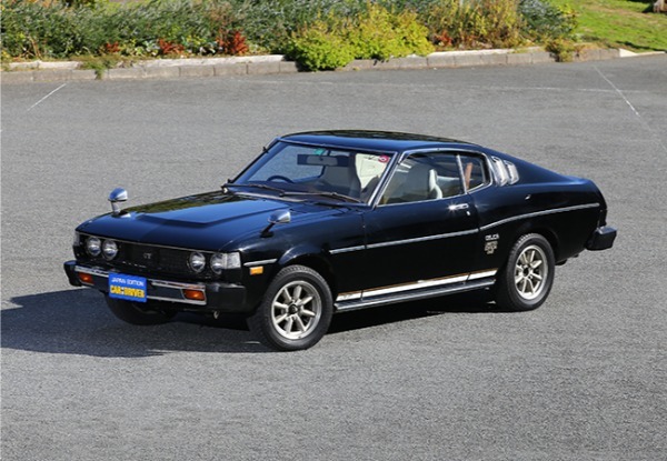 【20世紀名車】初代セリカの最後を飾った限定車。アメリカンな味わいと豪快な走りが融合した「ブラックセリカ」の魅力世界