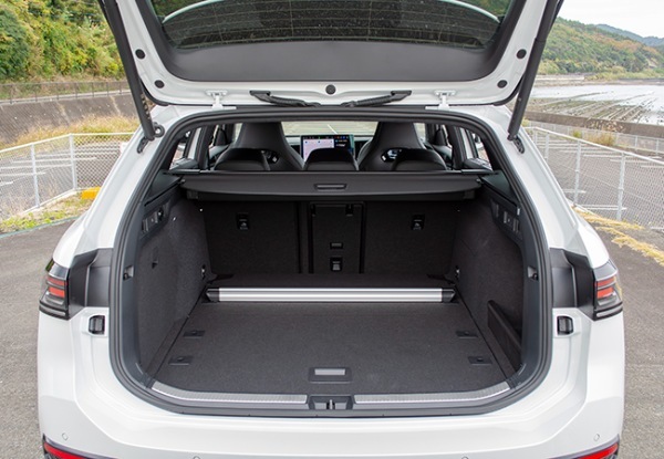 【最新モデル試乗】VWパサートTDIは環境に優しく、パワフルで経済的。走るほどに行動派ユーザーの最適解と実感