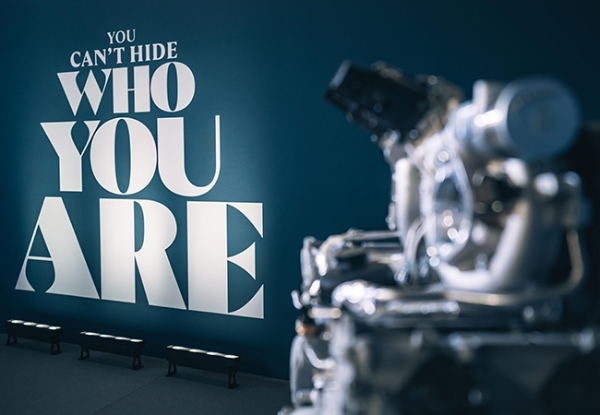 【情熱と革新／究極のアイデンティティ】最高許容回転数1万rpm！ システム出力920cvの新世代V8スーパーPHEV「ランボルギーニ・テメラリオ」のドライビング世界