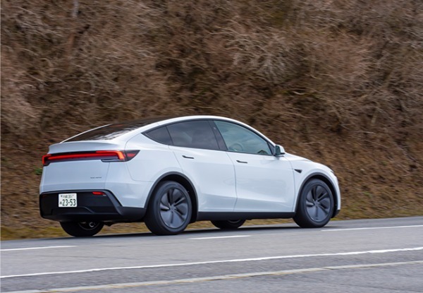 【気になるクルマ_2025】モータースポーツ由来のT-Hybridで進化した「ポルシェ911カレラGTS」を筆頭に「テスラ・モデルY」「メルセデスAMG E53ハイブリッド」をズバリ評価