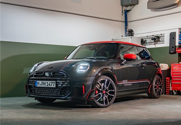 【最新モデルガイド】MINI[THE SKEG]は、人生はサーフィンと共にあると宣言。そのファッションセンスは勉強になる！
