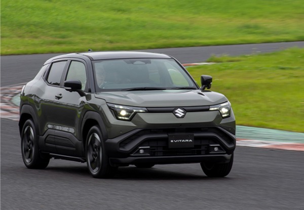 【最新モデル試乗】新発想「胸高まるSUV×BEV」登場。スズキeビターラの走りはワクワク無限大!
