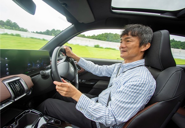 【最新モデル試乗】新発想「胸高まるSUV×BEV」登場。スズキeビターラの走りはワクワク無限大!