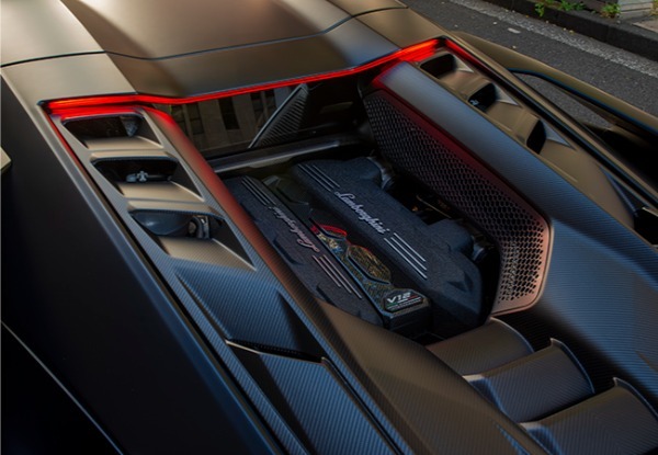 【情熱と革新／究極のアイデンティティ】最高出力1015cv、究極のV12スーパーPHEV。「ランボルギーニ・レヴエルト」のほとばしる高揚感