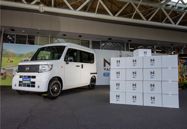 【最新Kカー】ホンダN-VAN e:は、自在な使い勝手を誇る大空間BEV。静かで安定した走りでも「電気の魅力」を実感させる！