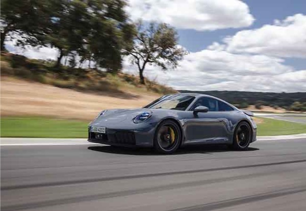 【ポルシェの実力】911カレラGTSの「t-hybrid」はモータースポーツ由来のハイパワー志向。システム出力541ps、トップスピードは312km/hに達する!
