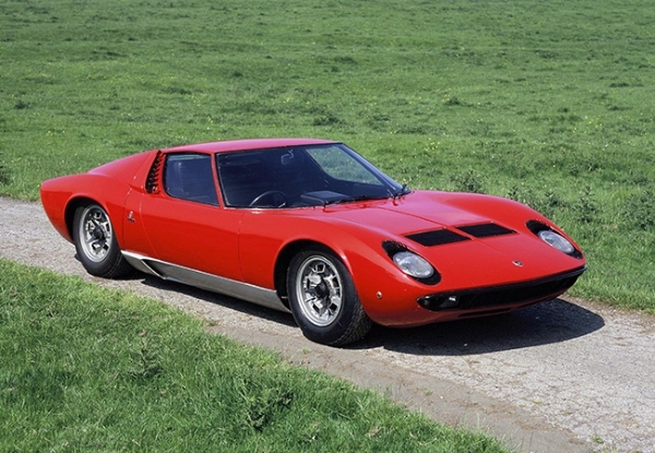 【情熱と革新／究極のアイデンティティ】スーパーカーに新たな基準を提示「ランボルギーニ・ミウラ & カウンタック」ストーリー