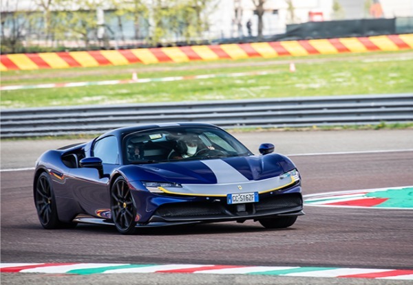 【Ferrari News】認定中古車でフェラーリを堪能。アプルーブドカーでフィオラノ・サーキットを激走!