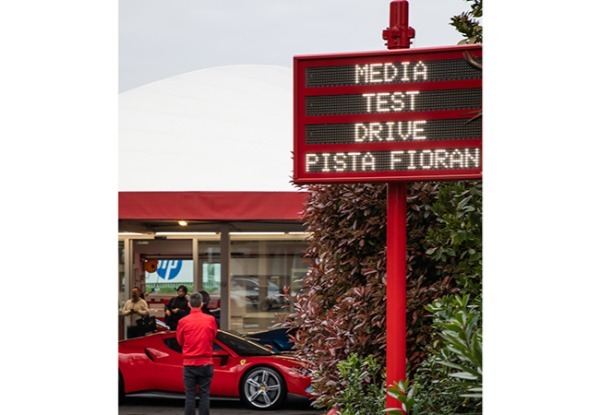 【Ferrari News】認定中古車でフェラーリを堪能。アプルーブドカーでフィオラノ・サーキットを激走!