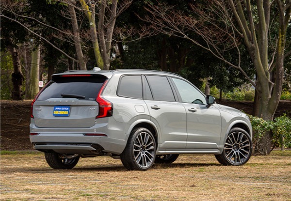 【最新モデル試乗】ボルボの最上級SUV、XC90がフレッシュに変身。若々しい味わいと高機能を体感チェック