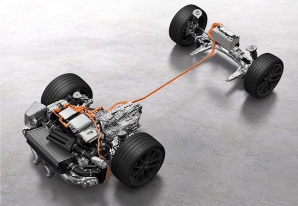 【気になるクルマ_2025】モータースポーツ由来のT-Hybridで進化した「ポルシェ911カレラGTS」を筆頭に「テスラ・モデルY」「メルセデスAMG E53ハイブリッド」をズバリ評価