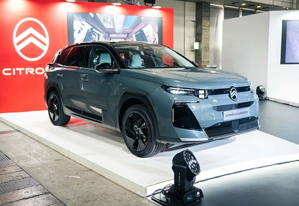 【最新モデルガイド】目指したのは卓越の快適性。「シトロエンC5エアクロス・ハイブリッド」の前衛度