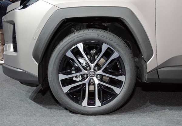 【新型モデル詳報】累計生産台数1500万台、人生を輝かせるクルマ。新型トヨタRAV4が世界で愛される理由