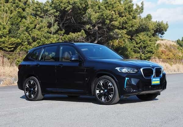 BMWの伝統を大切にした走り味。電動BMW「iX3」最新モデル試乗記