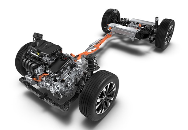 新型トヨタRAV4は、よりマルチに進化。ハイブリッドとPHEVの全4グレード構成。システム出力はハイブリッドが240ps、PHEVは329ps！