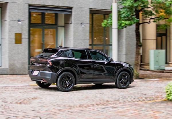 【気になるクルマ_2025】誰もを笑顔にする「VW ID.Buzz」と最新の欧州テーストを伝える「プジョー3008」「アルファロメオ・ジュニア」の新鮮度をズバリ評価