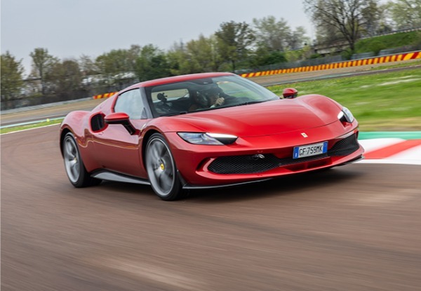 【Ferrari News】認定中古車でフェラーリを堪能。アプルーブドカーでフィオラノ・サーキットを激走!