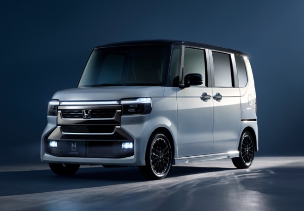 ホンダN-BOXの改良モデルが先行公開。発売は本年7月中を予定