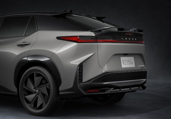 バッテリーEVのレクサスRZが大幅改良。運転する楽しさを追求した“F SPORT”を新設定